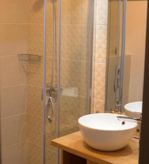 Hotelli Pensiunea Sunshine