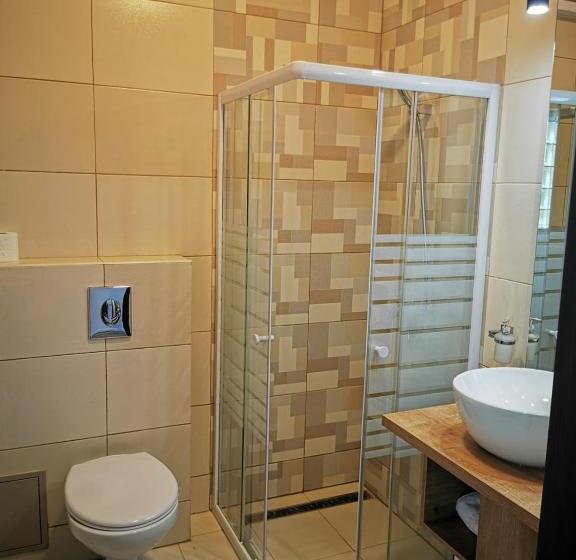 Hotelli Pensiunea Sunshine