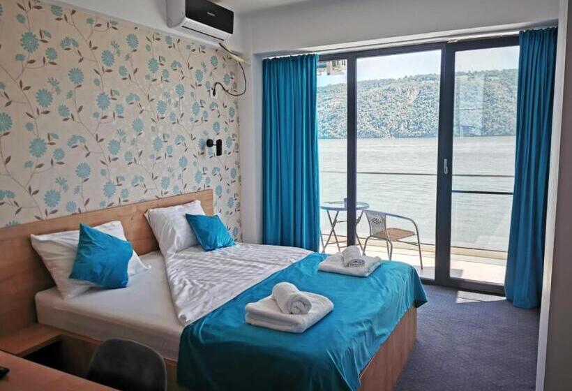 Hotelli Pensiunea Sunshine