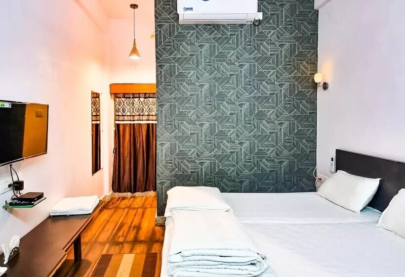 Shivani Palace Hotel, Restaurant & Party Hall