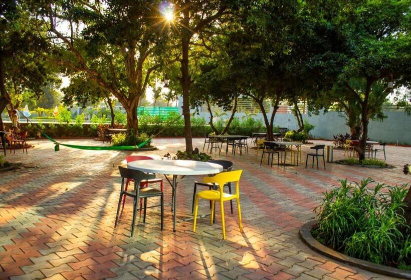 Hotel The Bhagwati Resort