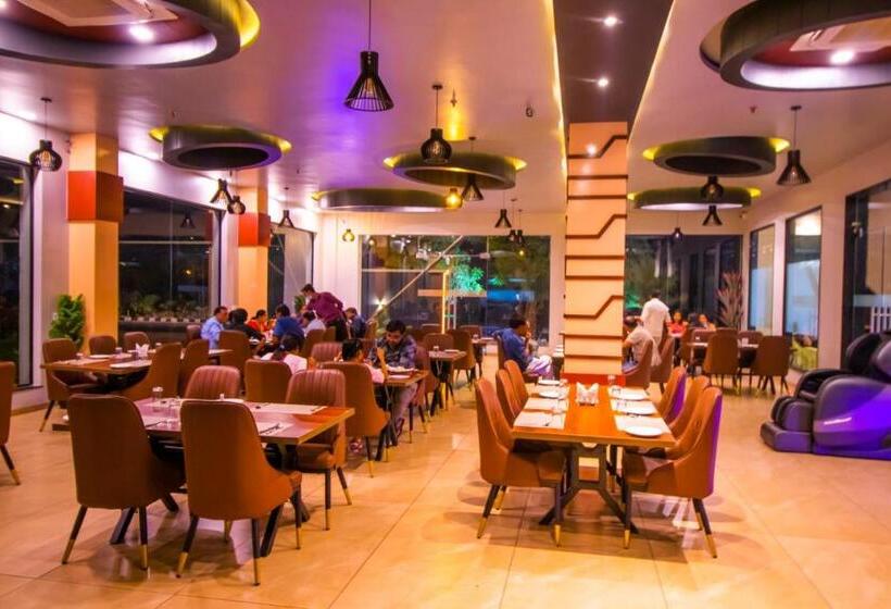 Hotel The Bhagwati Resort