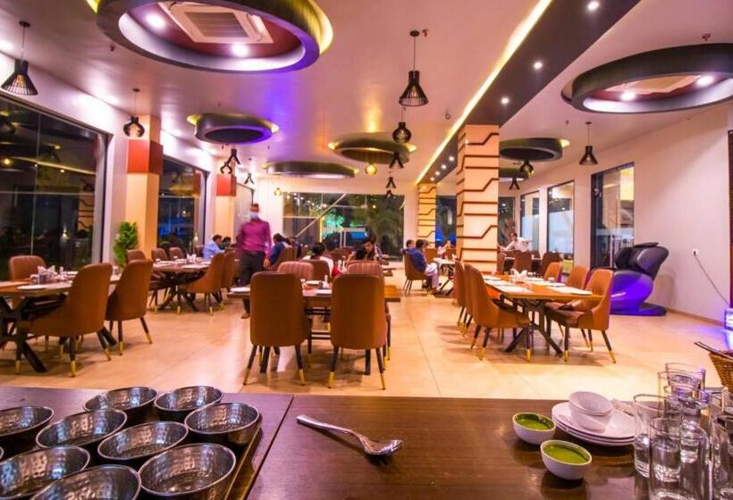 Hotel The Bhagwati Resort