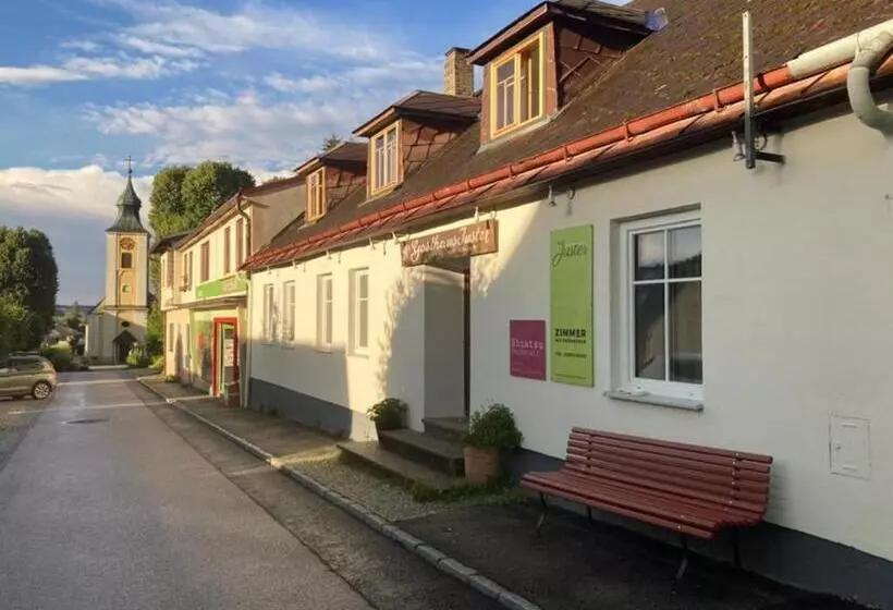 Majatalo Bühnenwirtshaus Juster