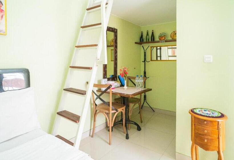 Pension Reddoorz Syariah Near Suncity Mall Sidoarjo