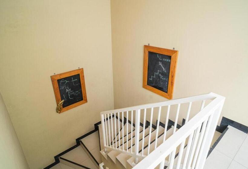 Pension Reddoorz Syariah Near Suncity Mall Sidoarjo