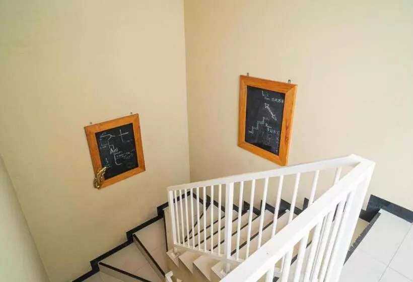 Majatalo Reddoorz Syariah Near Suncity Mall Sidoarjo