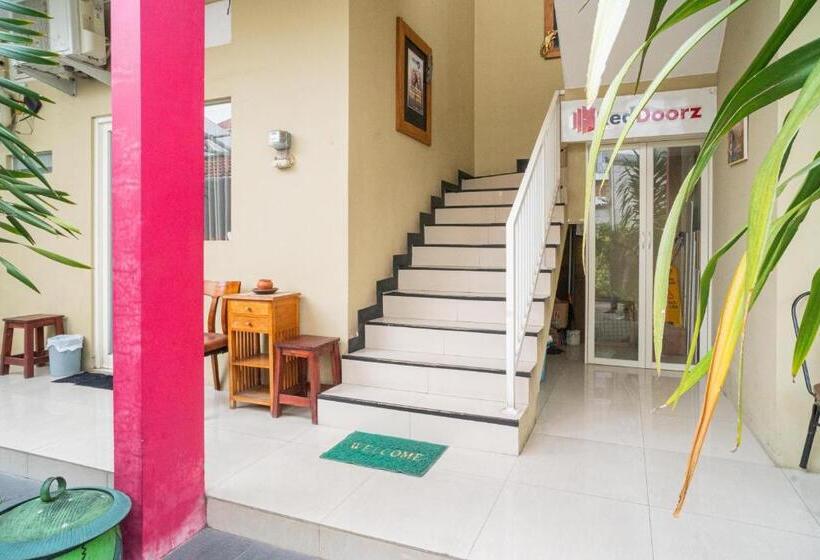 Pension Reddoorz Syariah Near Suncity Mall Sidoarjo