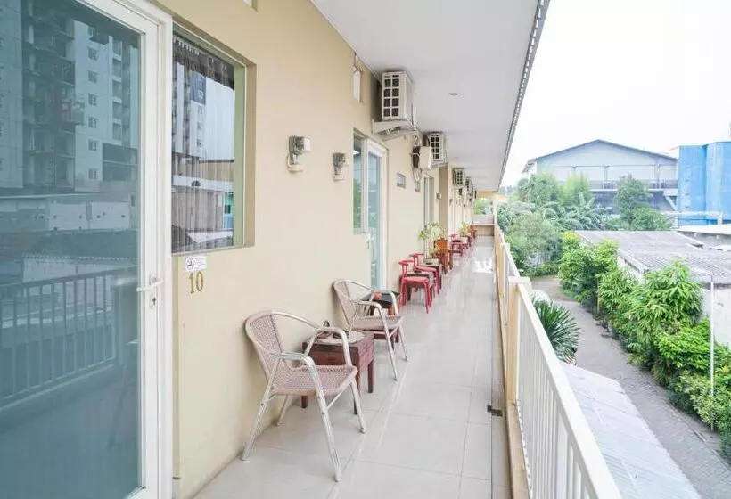 Majatalo Reddoorz Syariah Near Suncity Mall Sidoarjo