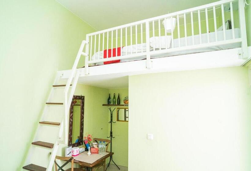 Pension Reddoorz Syariah Near Suncity Mall Sidoarjo