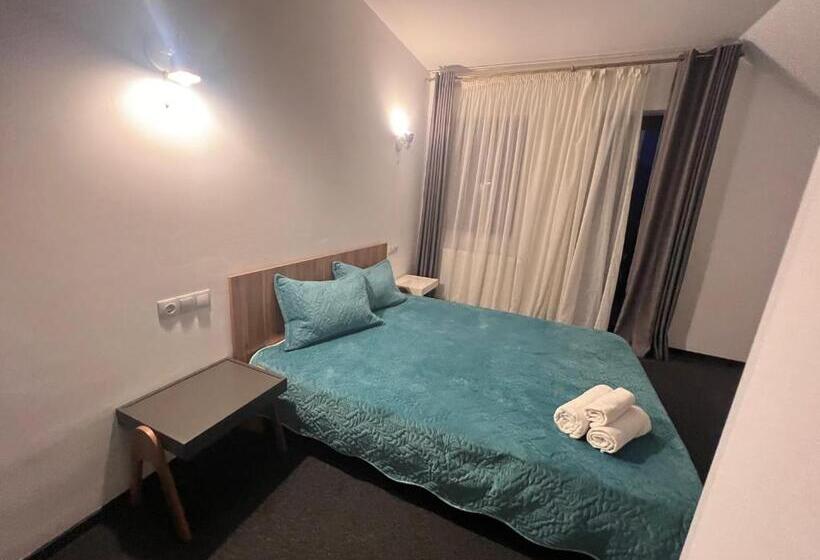 پانسیون Turquoise House