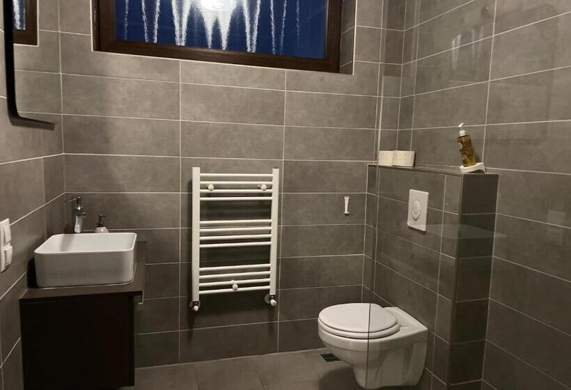 پانسیون Turquoise House