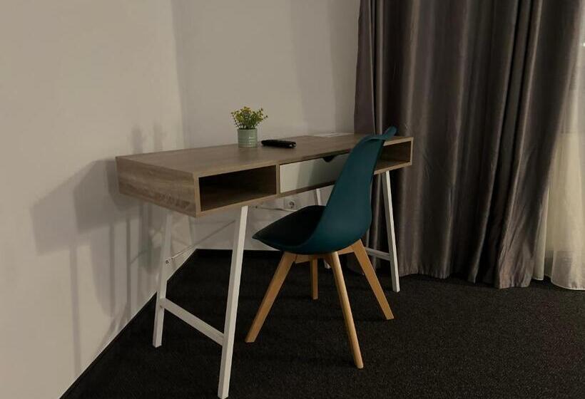 پانسیون Turquoise House