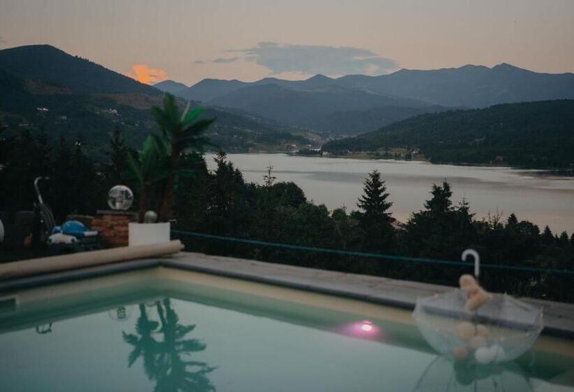 پانسیون Turquoise House