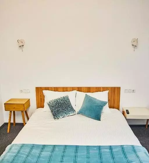 Majatalo Turquoise House