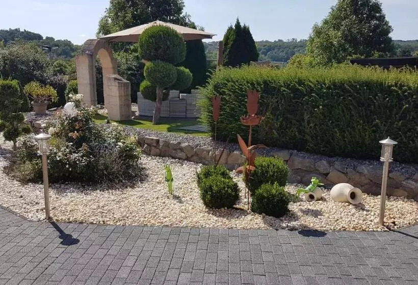 Aamiaismajoitus (B&B) Garni Am Schloss