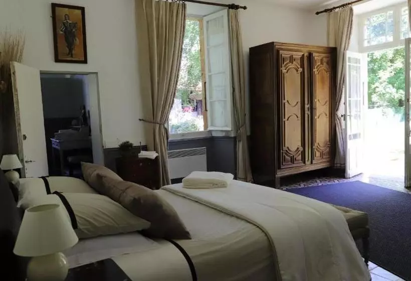 Aamiaismajoitus (B&B) La Seigneurie De Tillac