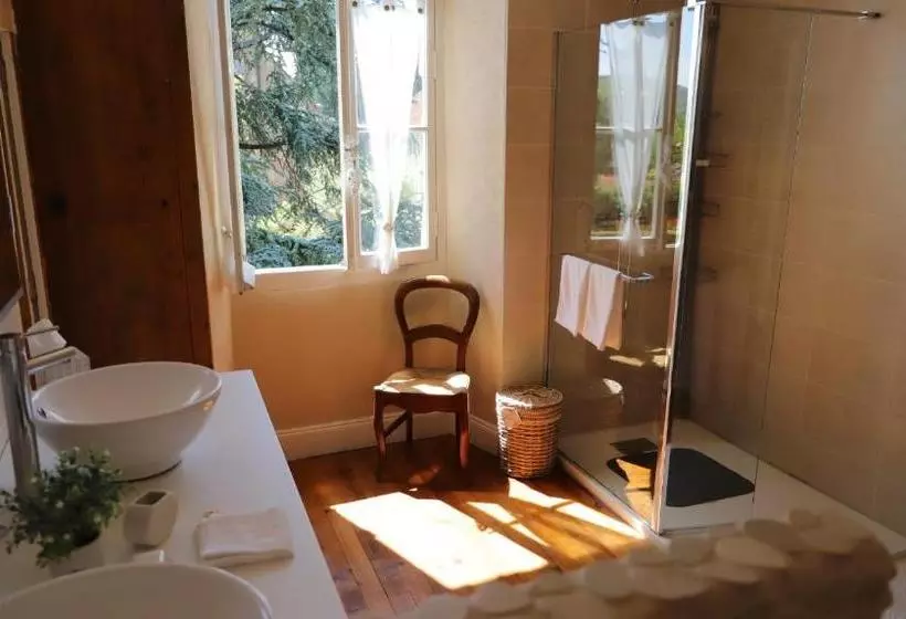 Aamiaismajoitus (B&B) La Seigneurie De Tillac