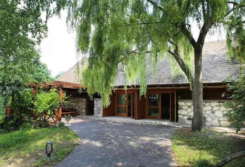 Aamiaismajoitus (B&B) Pajta Villa