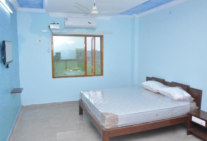 Отель City Towers, Nagore