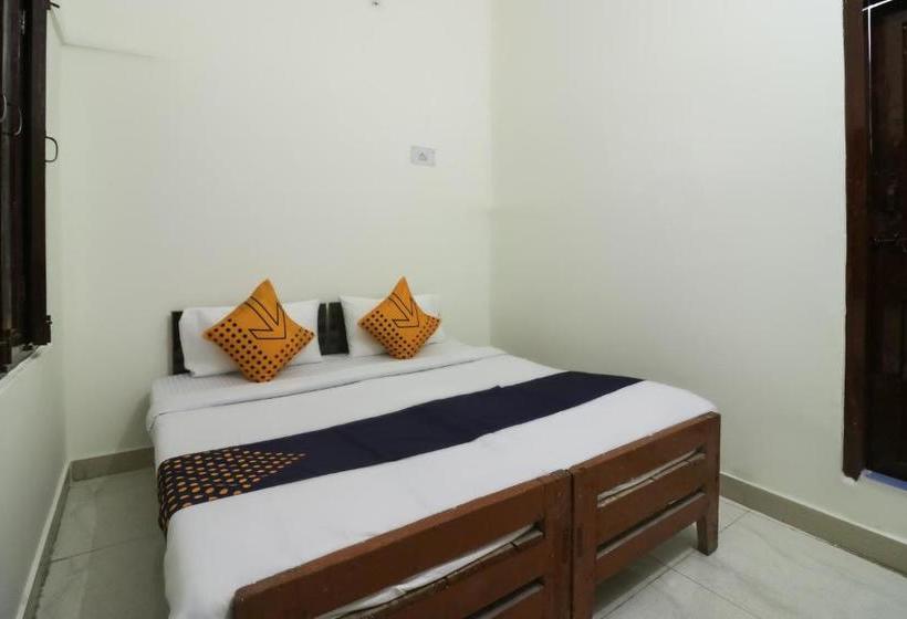 호텔 Spot On 62999 Priyanka Tourist Lounge