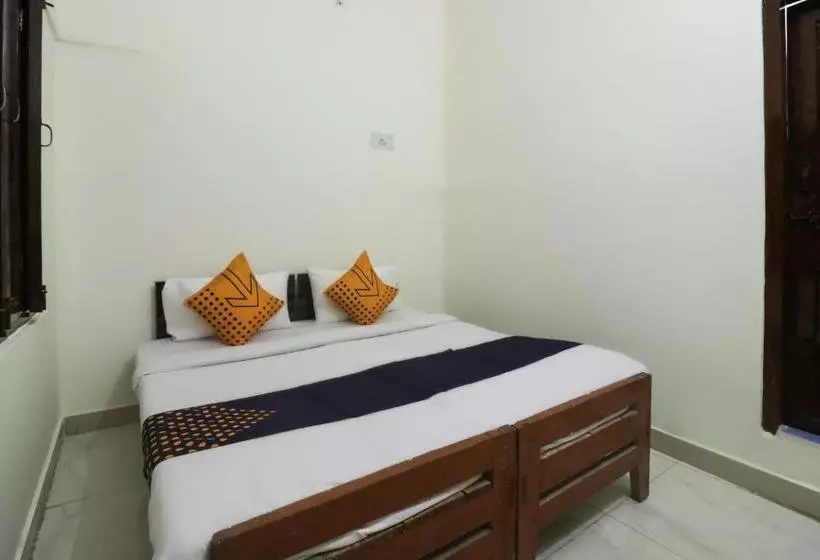 هتل Spot On 62999  Priyanka Tourist Lounge