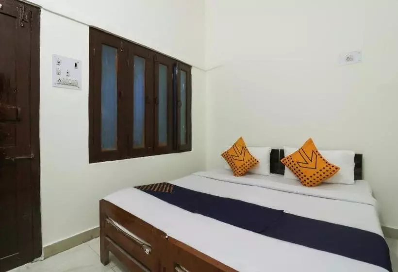 هتل Spot On 62999  Priyanka Tourist Lounge