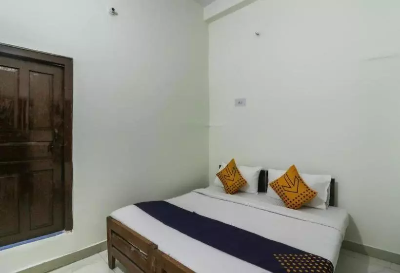 هتل Spot On 62999  Priyanka Tourist Lounge