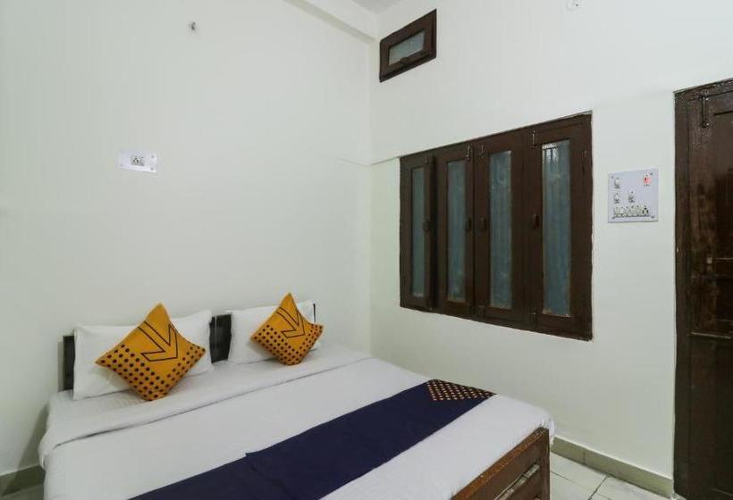 호텔 Spot On 62999 Priyanka Tourist Lounge