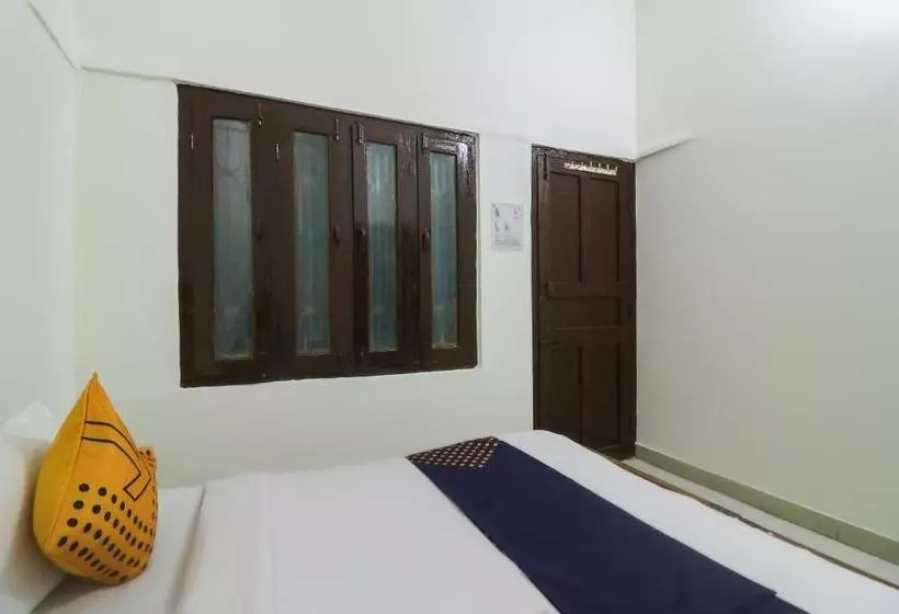 هتل Spot On 62999  Priyanka Tourist Lounge