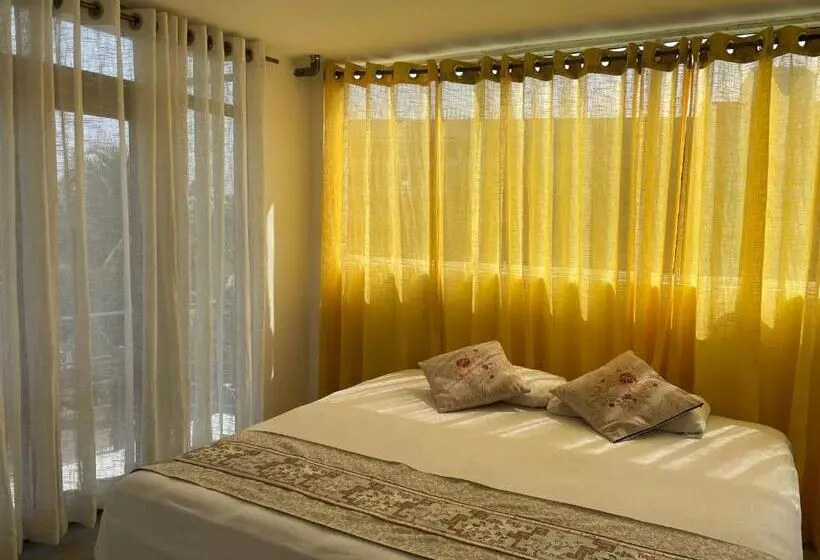 ホテル White Fortress