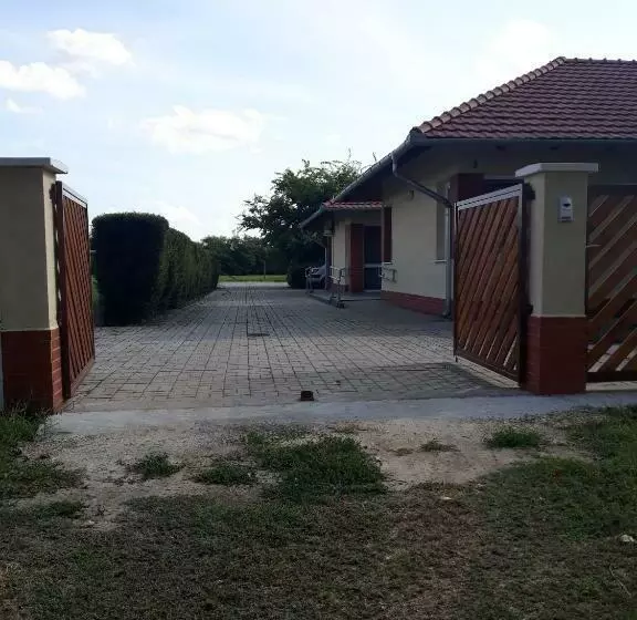 ペンション Bella Vendégház Mórahalom