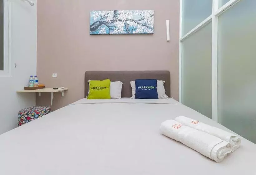 Urbanview Hotel Syariah Near Gelora Delta Sidoarjo