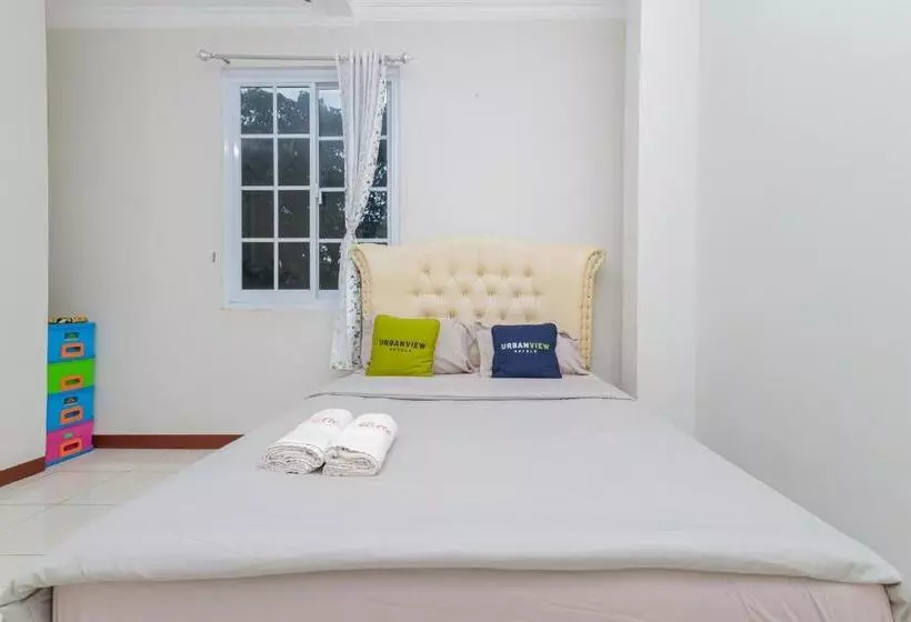 Urbanview Hotel Syariah Near Gelora Delta Sidoarjo