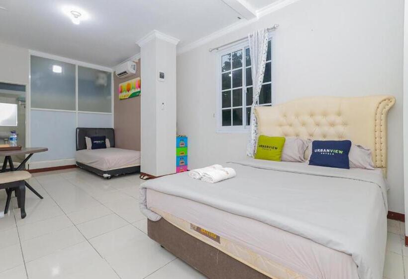 Urbanview Hotel Syariah Near Gelora Delta Sidoarjo