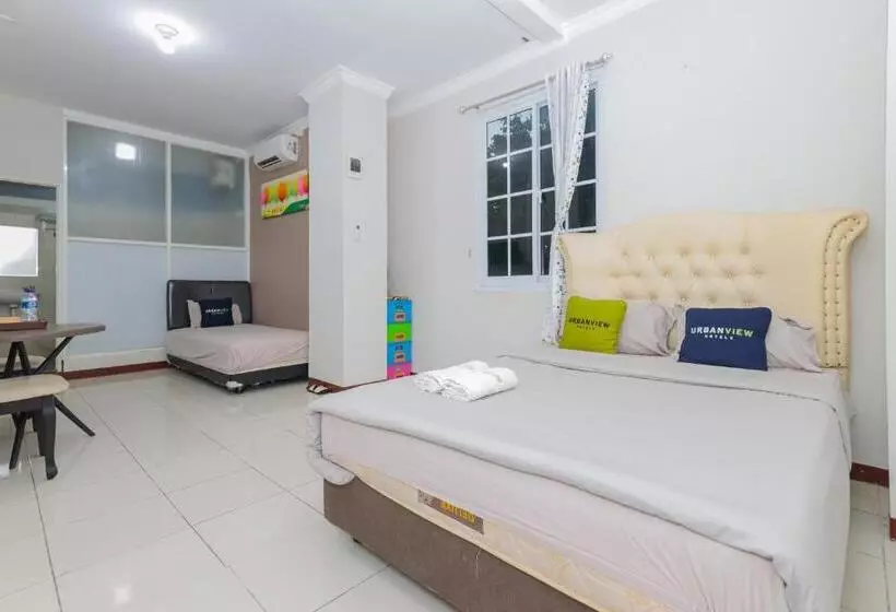 Urbanview Hotel Syariah Near Gelora Delta Sidoarjo