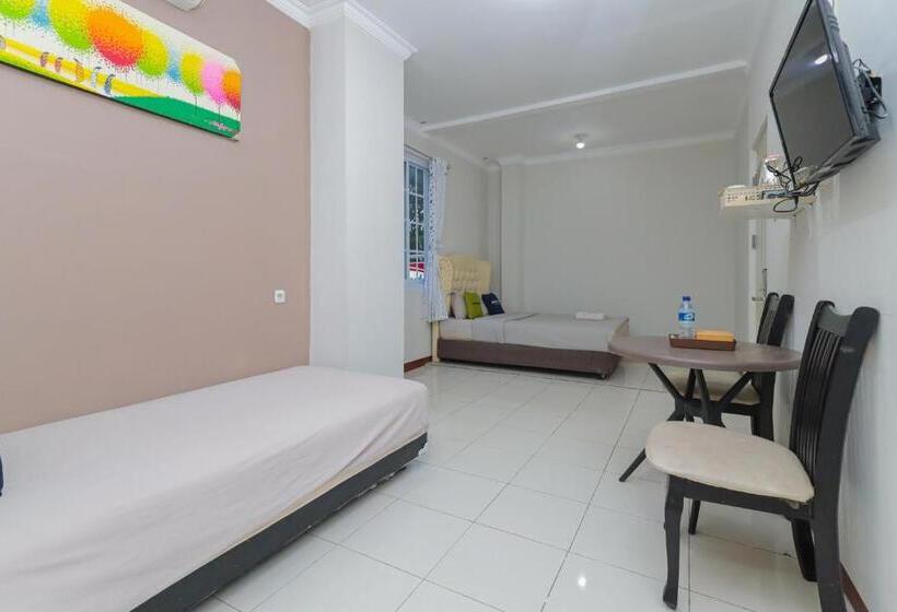 Urbanview Hotel Syariah Near Gelora Delta Sidoarjo