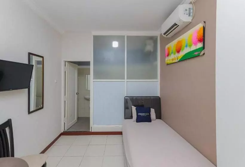 Urbanview Hotel Syariah Near Gelora Delta Sidoarjo