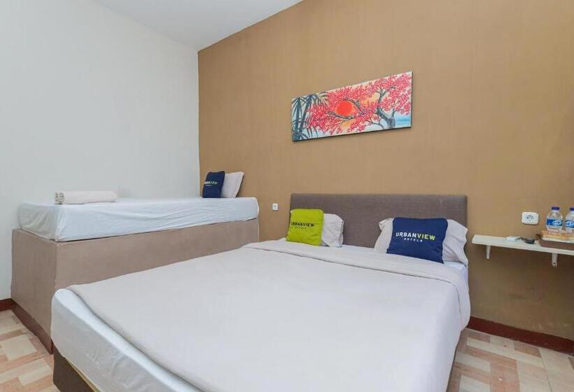 Urbanview Hotel Syariah Near Gelora Delta Sidoarjo