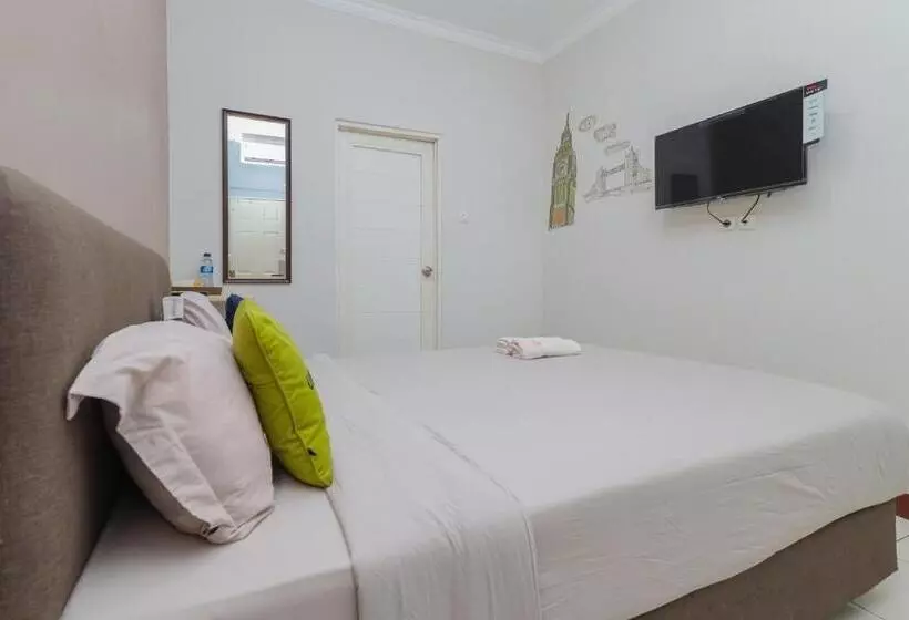 Urbanview Hotel Syariah Near Gelora Delta Sidoarjo