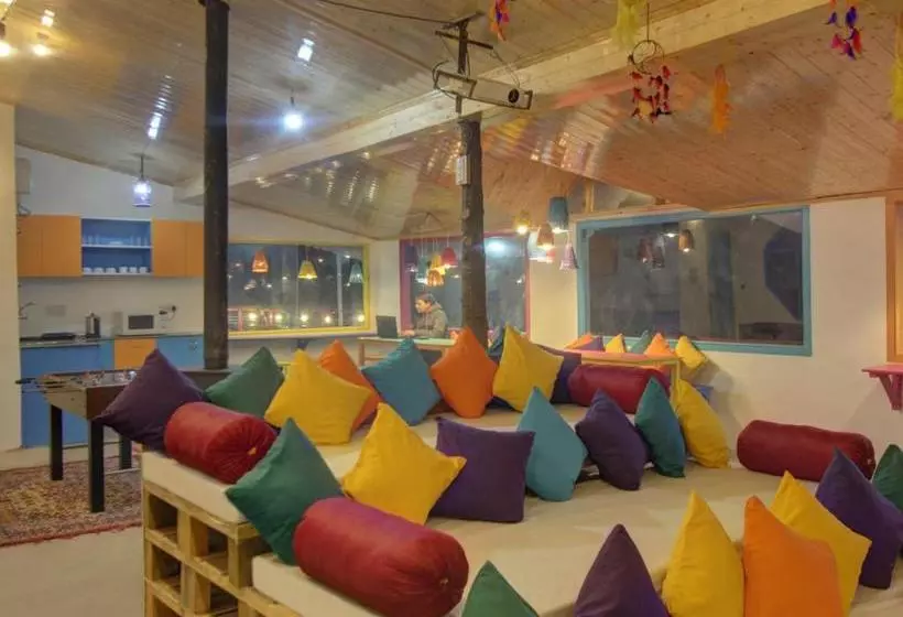 هاستل Gostops Naggar  Rooms & Dorms