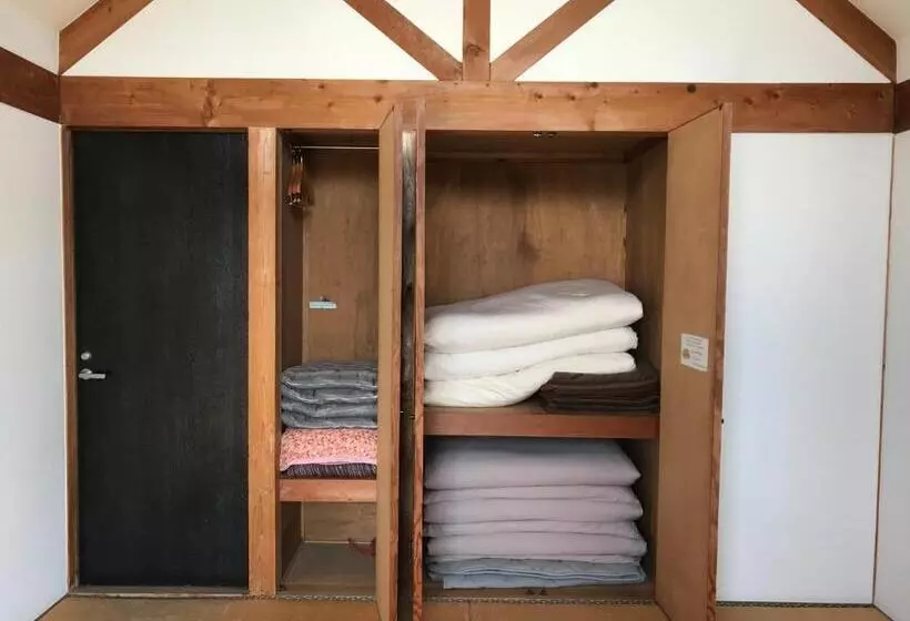 Retkeilymaja Shiraishi Island International Villa