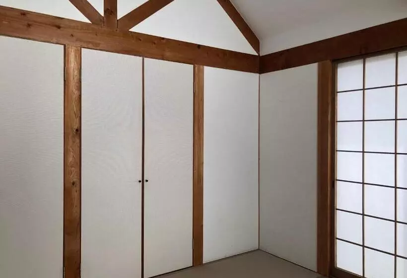 Retkeilymaja Shiraishi Island International Villa