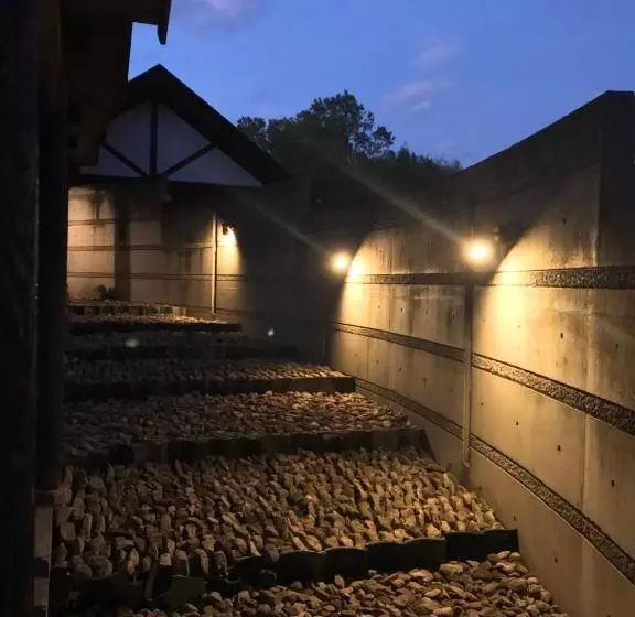 Retkeilymaja Shiraishi Island International Villa