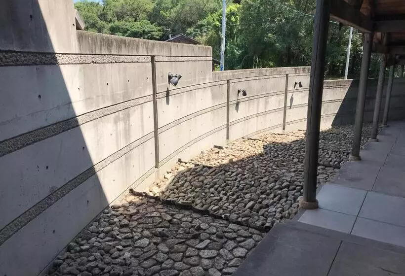 Retkeilymaja Shiraishi Island International Villa