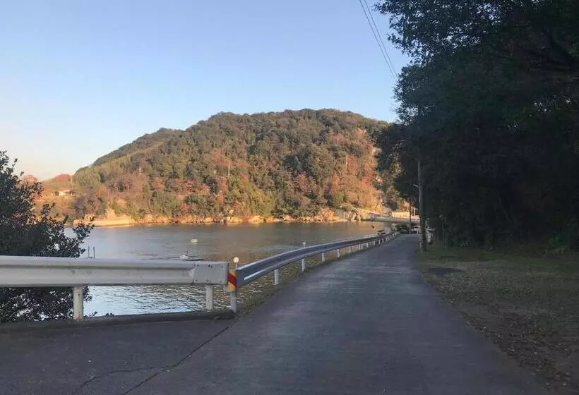 Retkeilymaja Shiraishi Island International Villa