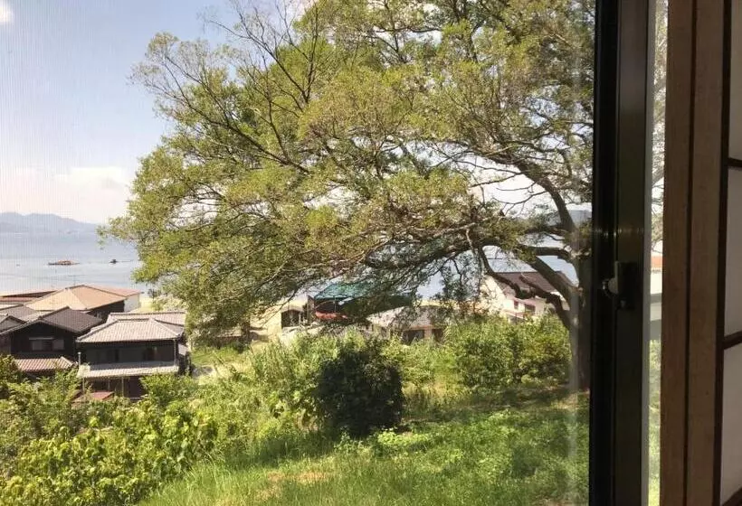 Retkeilymaja Shiraishi Island International Villa