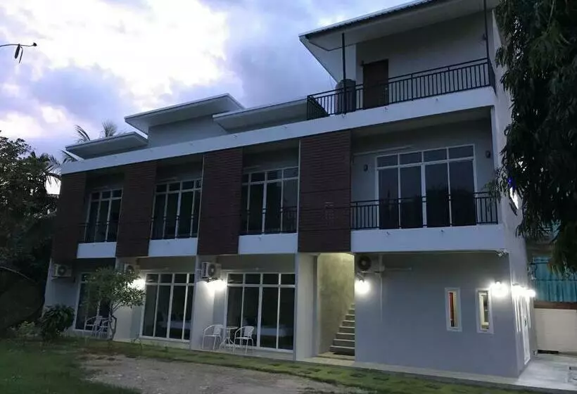 Retkeilymaja Snooze Inn Phuket   Free Shuttle To Bang Rong Pier