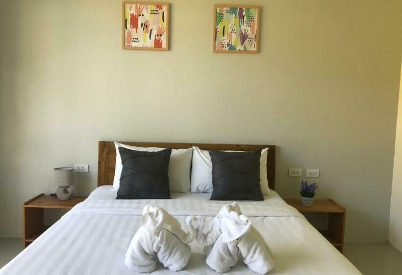 ユースホステル Snooze Inn Phuket Free Shuttle To Bang Rong Pier