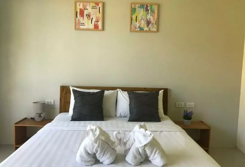 Retkeilymaja Snooze Inn Phuket   Free Shuttle To Bang Rong Pier